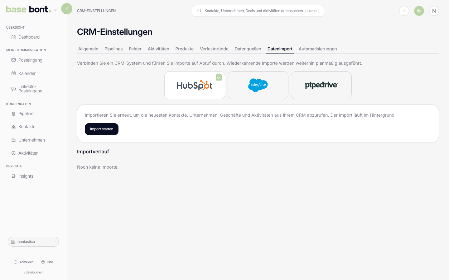 Data-Import-Seite mit CRM-Provider-Auswahl oben und Import-Historie unten mit vergangenen Jobs und Status